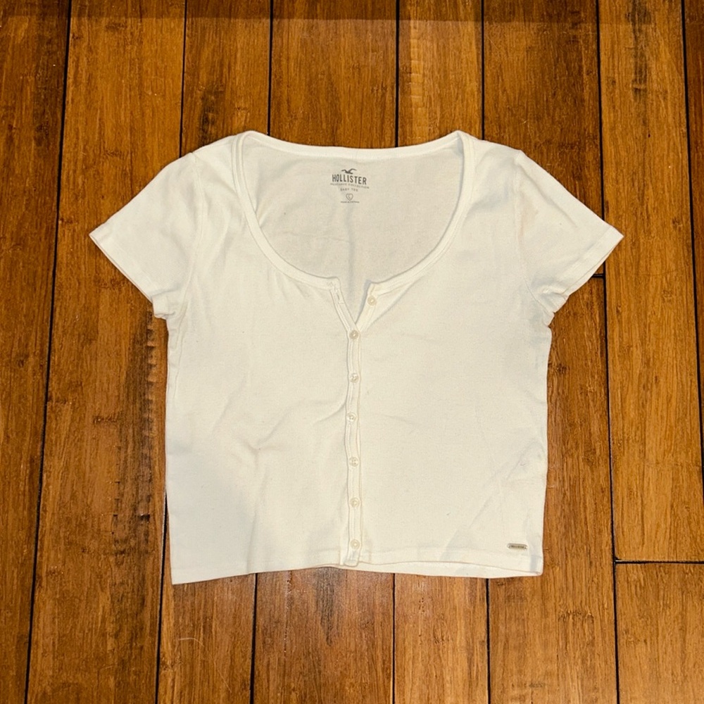 Hollister White Baby Tee🤍